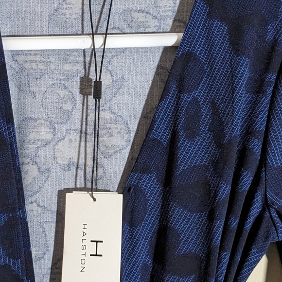 Dress - Picture 2 of 5